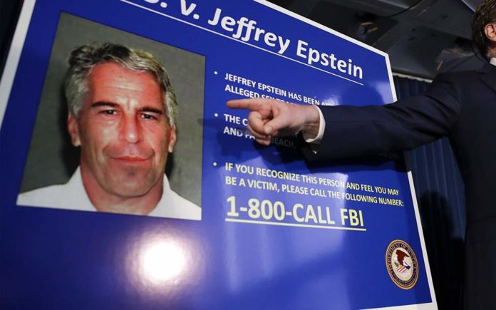 Γυναίκες υποστηρίζουν ότι κακοποιήθηκαν από τον Επσταϊν και ζητούν αποζημίωση 100 εκατ