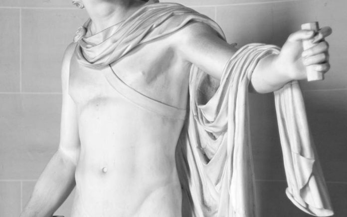 Ακέφαλο αρχαίο άγαλμα σε χωράφι της Ελασσόνας