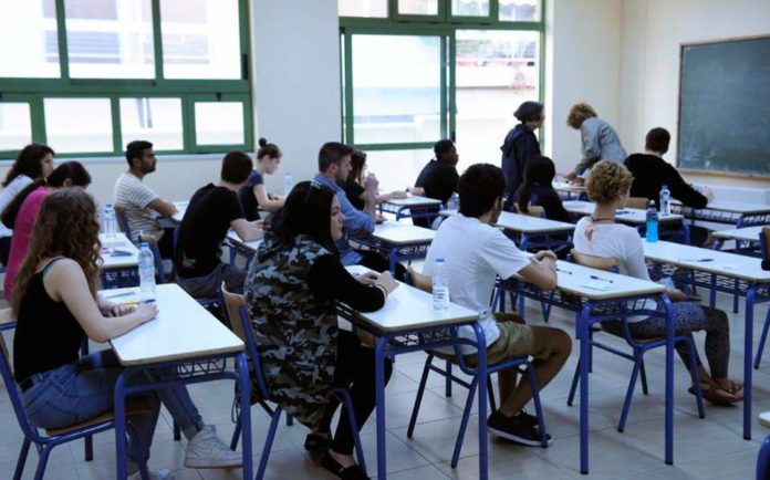 Δύο βάσεις εισαγωγής στα ΑΕΙ