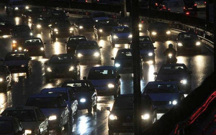 Επιστρέφουν οι εκδρομείς - Πολύ αυξημένη κίνηση στις εθνικές οδούς (βίντεο)