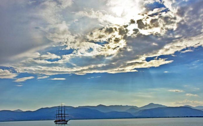 Αίθριος καιρός με αραιές νεφώσεις τη Δευτέρα