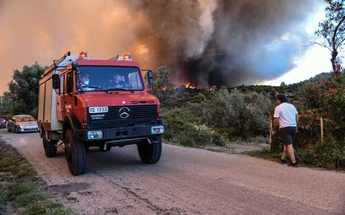 Φωτιά στο Χρυσοβίτσι Αρκαδίας - Ισχυρές πυροσβεστικές δυνάμεις στην περιοχή