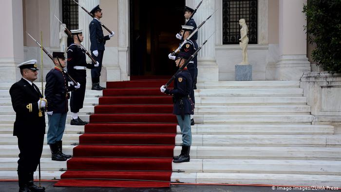 Handelsblatt: Ο Μητσοτάκης στρώνει κόκκινο χαλί στους επενδυτές