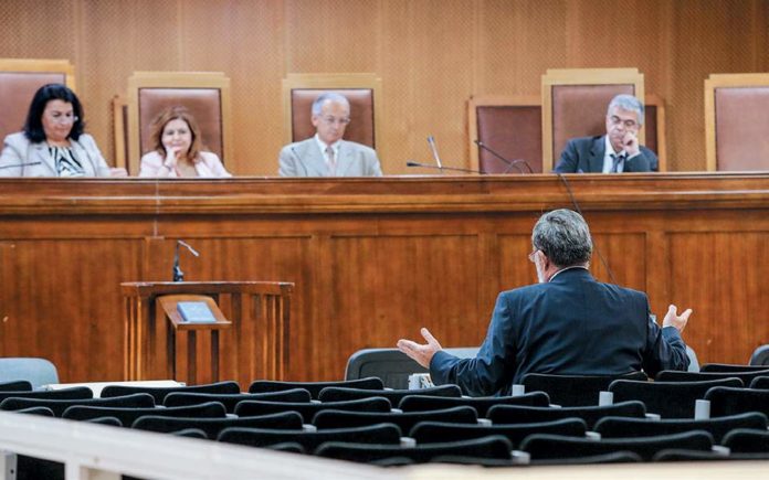 Νέες αντιφάσεις στη δίκη της Χ.Α.