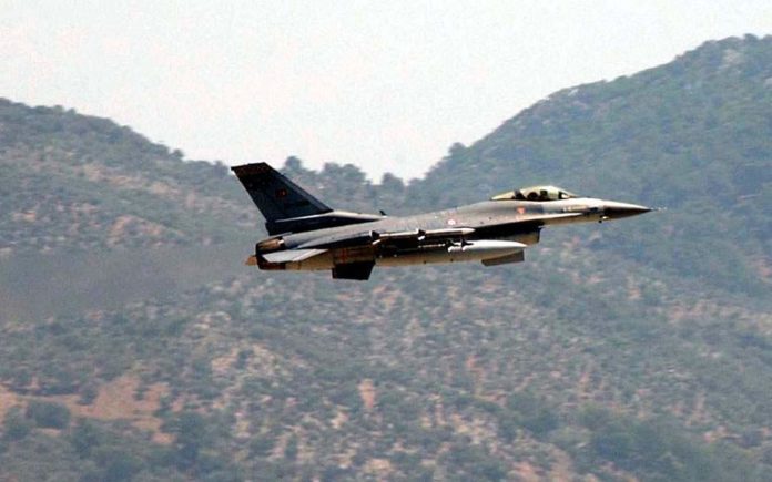 Πτήση τουρκικών αεροσκαφών πάνω από Αγαθονήσι, Ανθρωποφάγους και Μακρόνησο