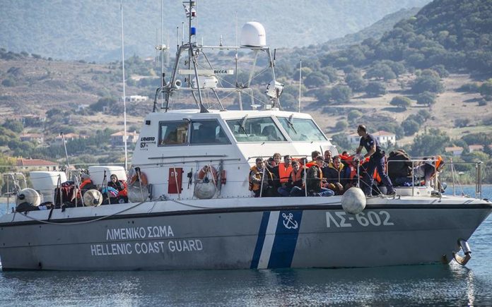 Σύγκρουση σκάφους του Λιμενικού με λέμβο που μετέφερε μετανάστες ανοιχτά της Κω