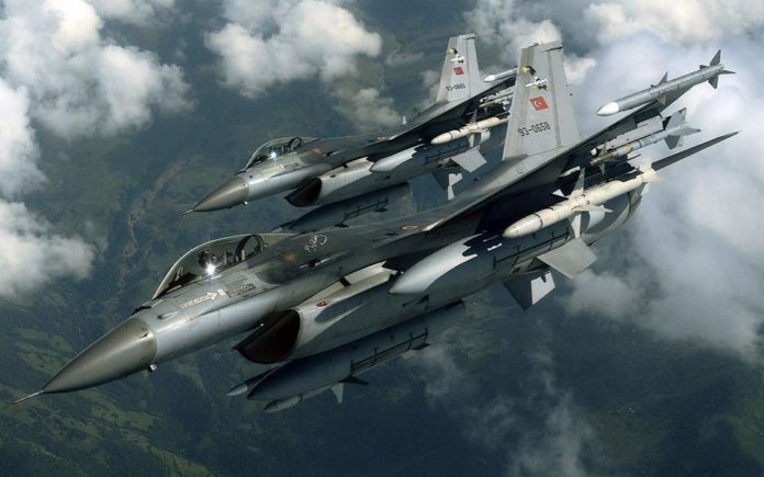 Τουρκικά F-16 πέταξαν πάνω από τους Λειψούς