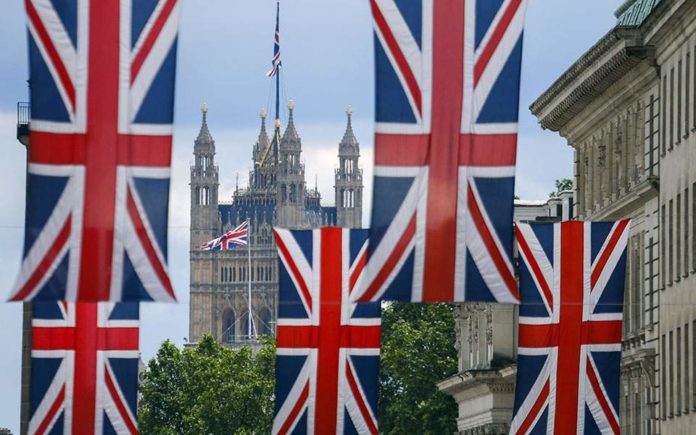 Τρίμηνη αναβολή στο Brexit εξετάζουν οι Βρυξέλλες - Συνεδριάζουν οι 27 πρεσβευτές της ΕΕ