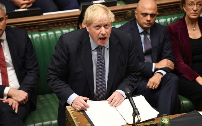 Τζόνσον: Υιοθετήστε τη συμφωνία για το Brexit για να ενωθεί και πάλι η χώρα