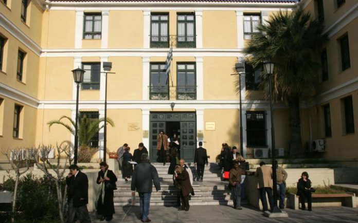 Απολογούνται οι δύο κατηγορούμενοι για συμμετοχή στην τρομοκρατική οργάνωση «Επαναστατική Αυτοάμυνα»
