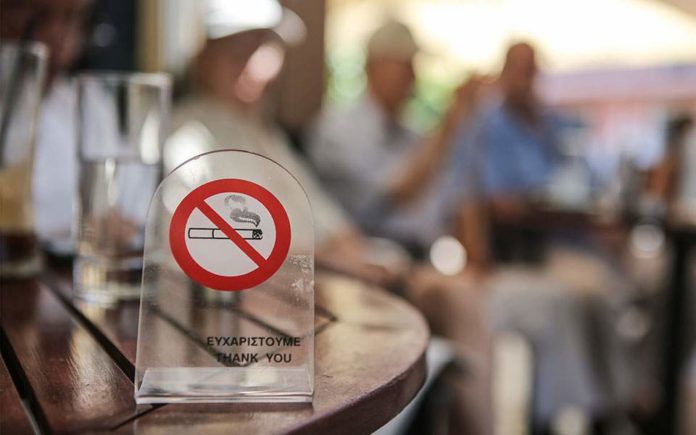 Eλεγχοι σε Αθήνα, Θεσσαλονίκη και Λάρισα για την εφαρμογή του αντικαπνιστικού νόμου