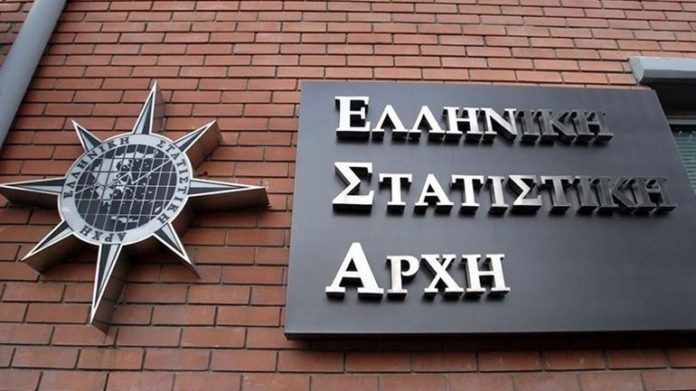 ΕΛΣΤΑΤ: Η φροντίδα παιδιών και συγγενών αφορά κυρίως στις γυναίκες