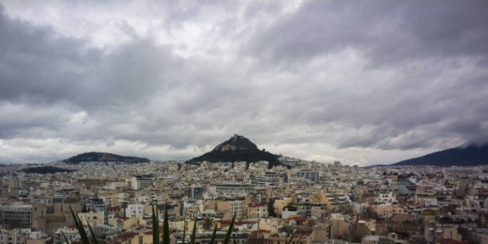 Καιρός : Τοπικές νεφώσεις τη Δευτέρα με λιγότερες βροχές