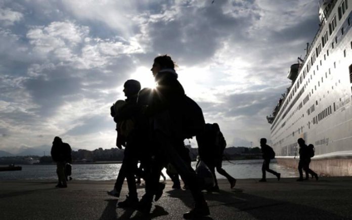 Κομισιόν: «Πρωτοφανής» η οικονομική βοήθεια προς την Ελλάδα για το μεταναστευτικό