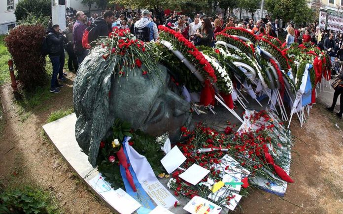 Κορυφώνονται οι εκδηλώσεις για το Πολυτεχνείο - Επί ποδός 5