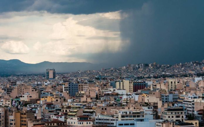 Kύμα τοπικά ισχυρών βροχών και καταιγίδων θα επηρεάσει τη χώρα σήμερα και αύριο