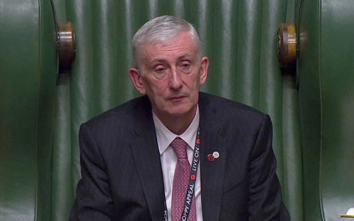 Ο Λίντσεϊ Χόιλ των Εργατικών εξελέγη νέος πρόεδρος της Βουλής των Κοινοτήτων