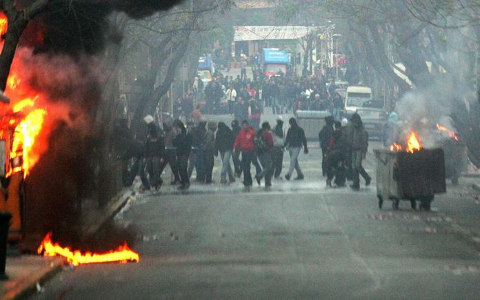 Πώς η βία «κατέλαβε» τα πανεπιστήμια