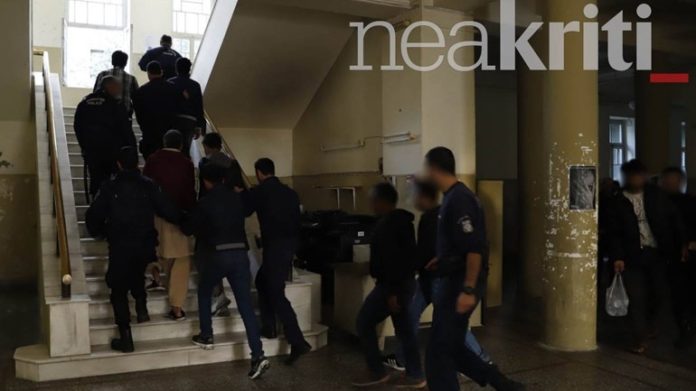 Προφυλακίστηκαν δύο Πακιστανοί για τη φονική συμπλοκή στο Τυμπάκι