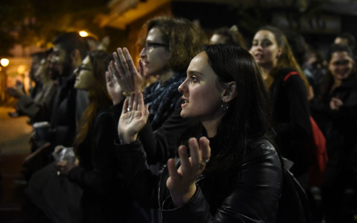 Σε εξέλιξη οι πορείες στη Θεσσαλονίκη για την 46η επέτειο από την εξέγερση του Πολυτεχνείου (φωτογραφίες)