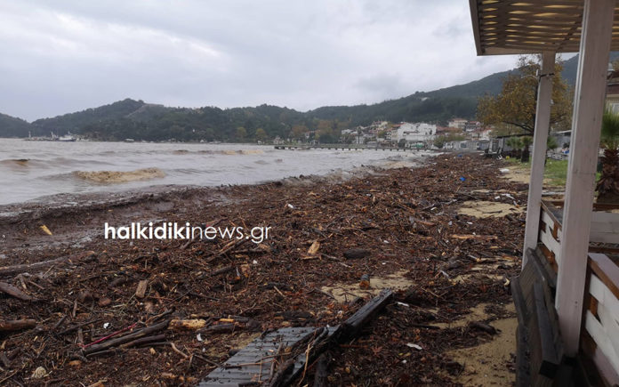 Σοβαρά προβλήματα στη Χαλκιδική από την κακοκαιρία - Πλημμύρισε η Ολυμπιάδα (βίντεο - φωτογραφίες)
