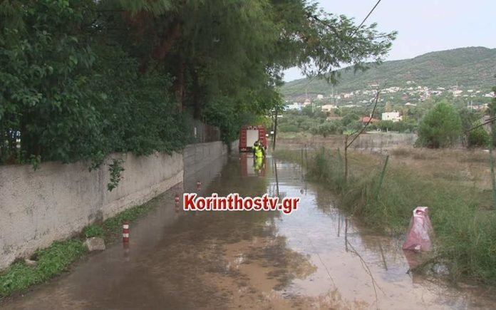 Σοβαρές καταστροφές στην Κινέτα - Η στιγμή της διάσωσης ηλικιωμένου ζευγαριού (βίντεο)