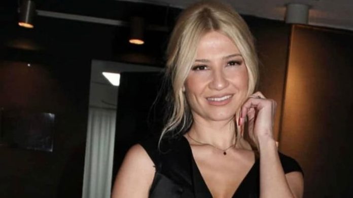 Σοβαρό τροχαίο στα Σπάτα είχε η Φαίη Σκορδά