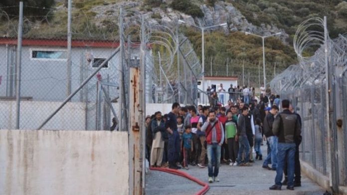 Συμπλοκή μεταναστών με αστυνομικούς στη Σάμο