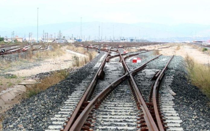 Σύγκρουση τρένων στον σταθμό του Ρέντη - Καθυστερήσεις στον προαστιακό Αθηνών