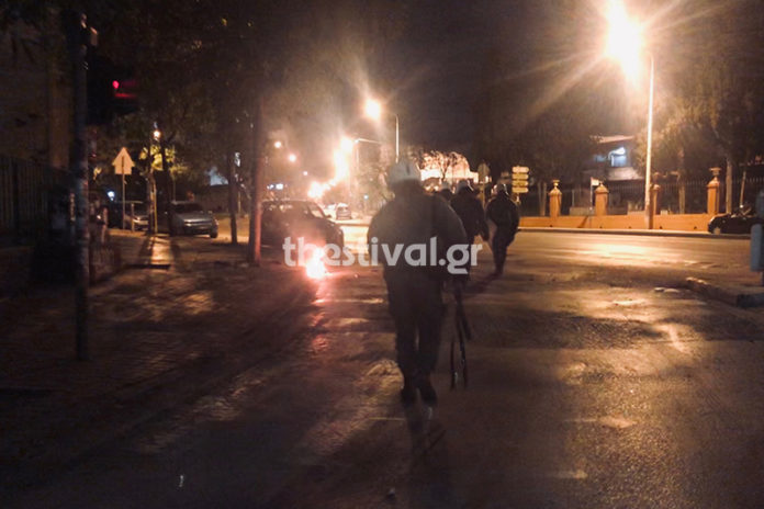 Θεσσαλονίκη: Επίθεση με μολότοφ σε διμοιρίες των ΜΑΤ