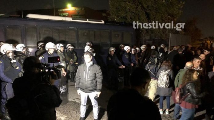 Θεσσαλονίκη: Πορεία διαμαρτυρίας κατοίκων των Διαβατών για το κέντρο φιλοξενίας