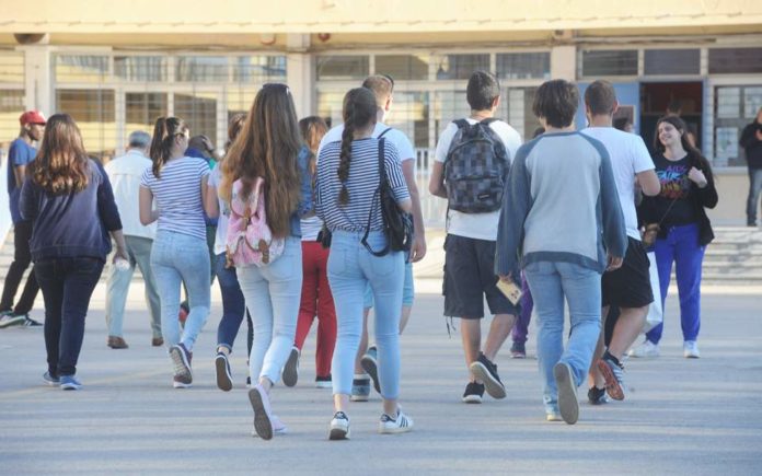 Τρεις μαθητές οι δράστες της επίθεσης με μολότοφ σε σχολείο της Πάτρας