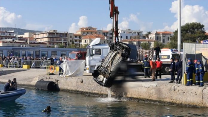 Βουτιά θανάτου από ΙΧ στο λιμάνι της Μυτιλήνης – Νεκρός ανασύρθηκε ο οδηγός