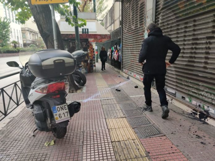 ΑΣΟΕΕ: Εριξαν μπογιές σε δημοσιογράφους