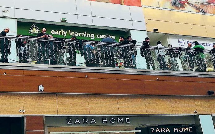 Black Friday: Η Παρασκευή που εξαντλούνται τα..