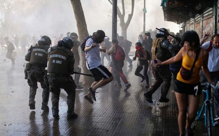 Χιλή: «Κατάφωρες παραβιάσεις» των ανθρωπίνων δικαιωμάτων κατά τη διάρκεια των μαζικών κινητοποιήσεων