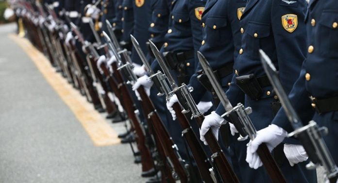 Εκτακτο επίδομα 120 ευρώ σε όλο το προσωπικό των Ενόπλων Δυνάμεων