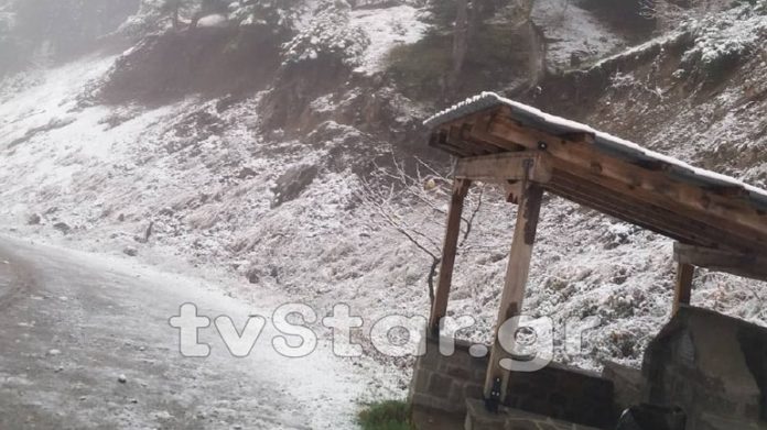 Έπεσε το πρώτο χιόνι και στη Φθιώτιδα - Έκλεισαν δρόμοι
