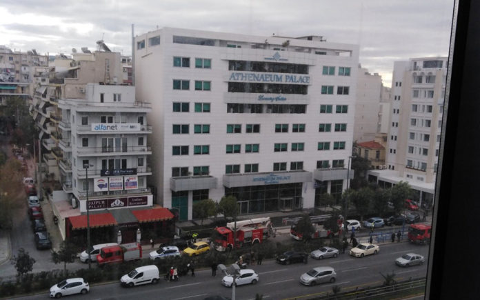 Φωτιά σε ξενοδοχείο στη Λεωφόρο Συγγρού (βίντεο - φωτογραφίες)