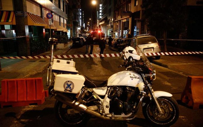 Καταδρομική επίθεση σε ΑΤΜ και καταστήματα στο κέντρο της Αθήνας