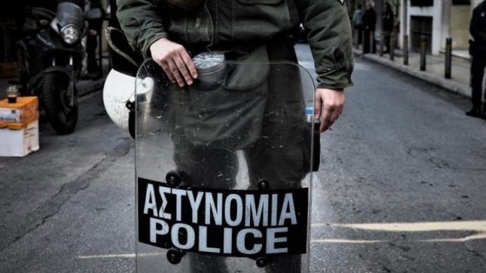 Καταγγελία φοιτήτριας: Αστυνομικοί μου ζήτησαν να κατεβάσω το παντελόνι μου στην Πατησίων