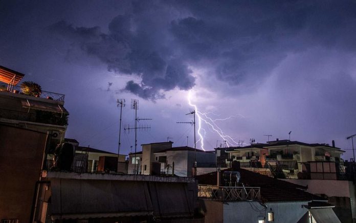 Kαταιγίδες και θυελλώδεις ανέμους μέχρι το βράδυ του Σαββάτου φέρνει ο «Ετεοκλής»