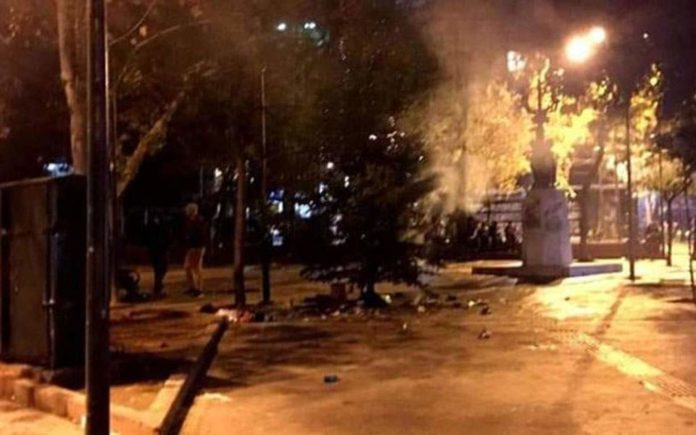 Νύχτα βανδαλισμών σε Αθήνα και Θεσσαλονίκη
