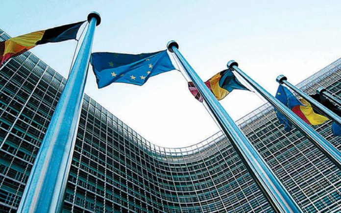 Παράτυποι μετανάστες έχτισαν τα νέα αρχηγεία της Ευρωπαϊκής Ενωσης