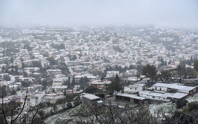 Στα «λευκά» πολλές περιοχές της Βόρειας Ελλάδας - Ισχυροί άνεμοι σε όλη τη χώρα μέχρι την Πέμπτη
