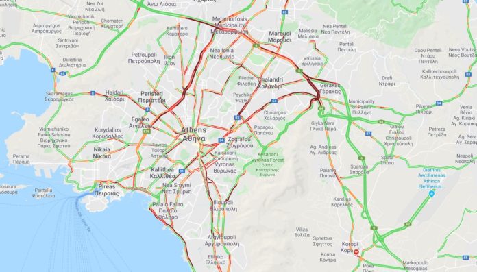 Στο «κόκκινο» η κίνηση σε πολλούς δρόμους της Αθήνας