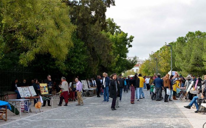 «Ξενάγηση» στην ξεθωριασμένη τουριστική βιτρίνα της χώρας