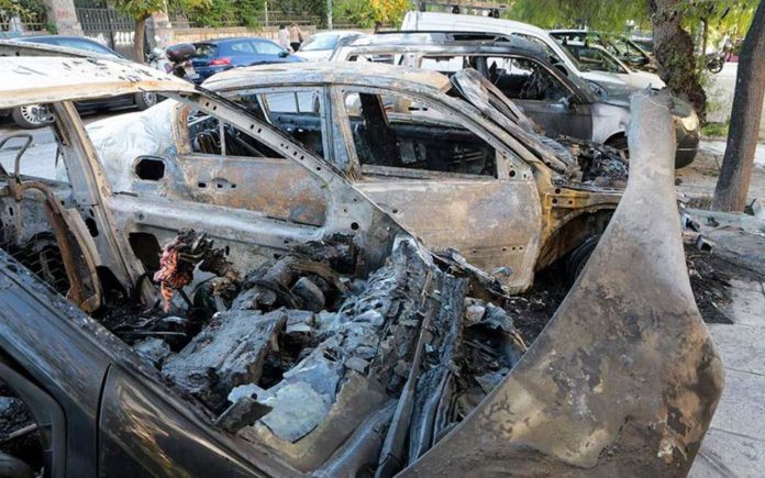 Ανάληψη ευθύνης για δέκα εμπρηστικές επιθέσεις