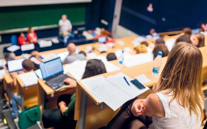 Αναπάντητα ερωτήματα για έλεγχο των κολεγίων