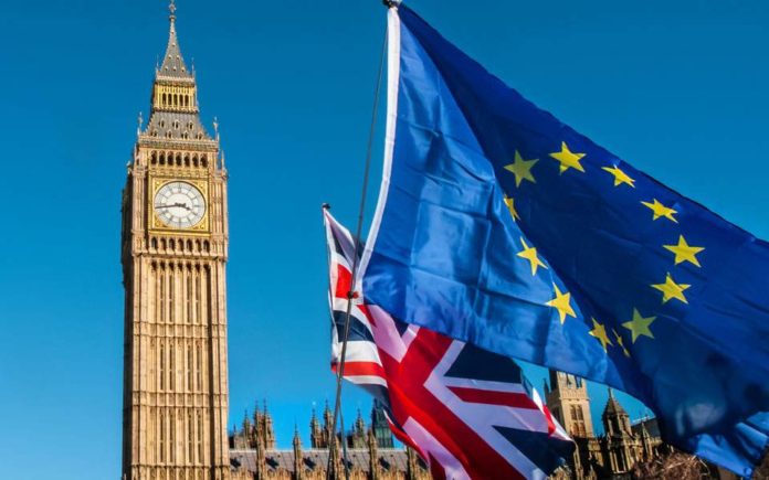 Brexit: Συμφωνία πάρομοια με την CETA θα επιδιώξει το Λονδίνο